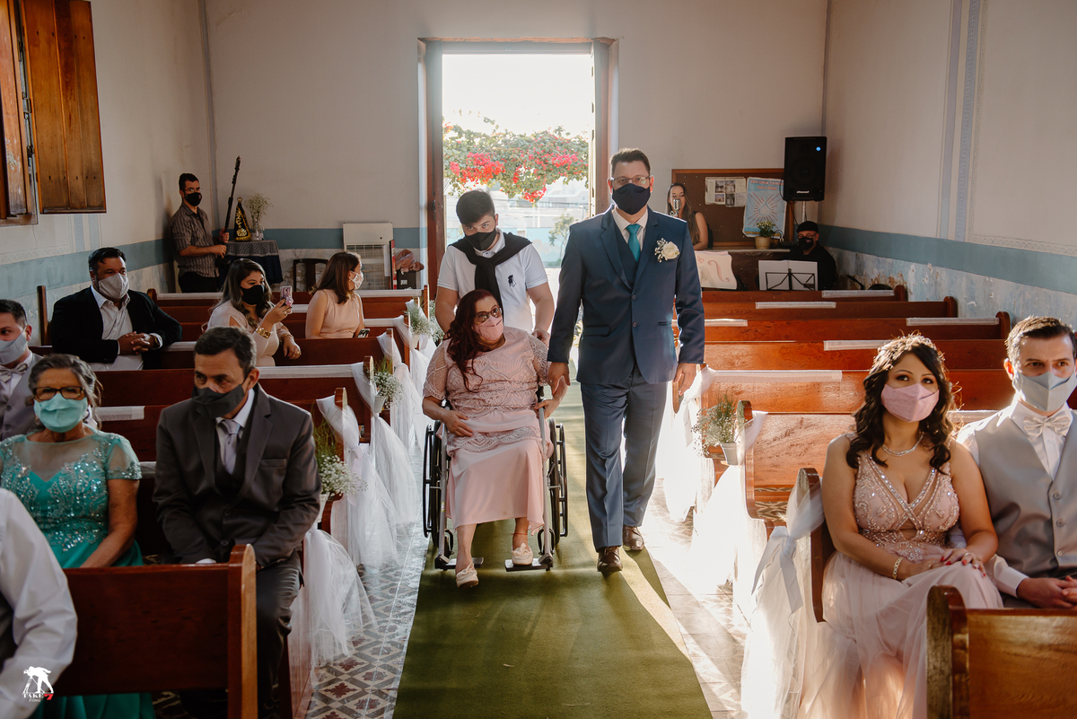 Entrada do Noivo com a mãe 