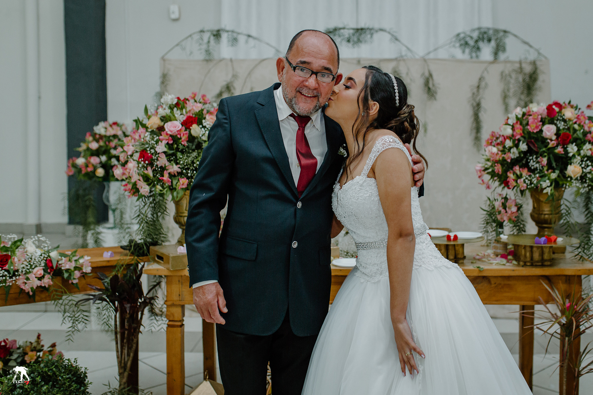 noiva beijando pai 