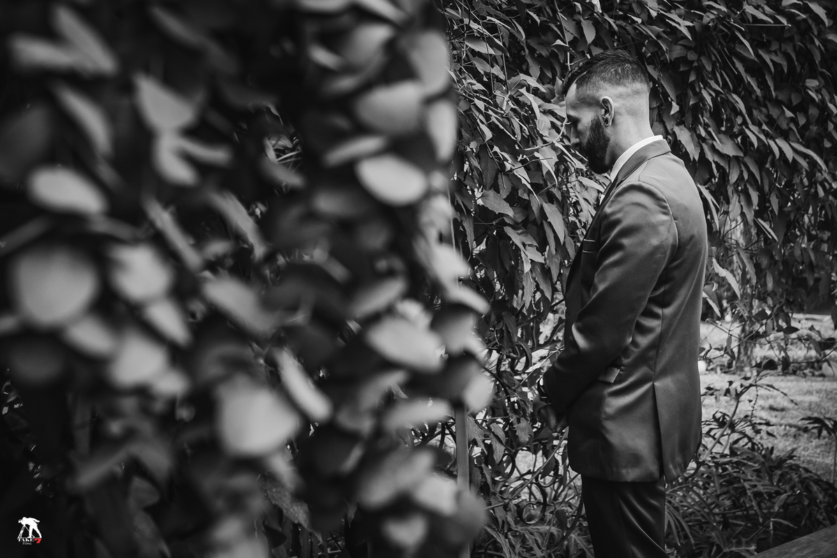 noivo esperando a noiva 