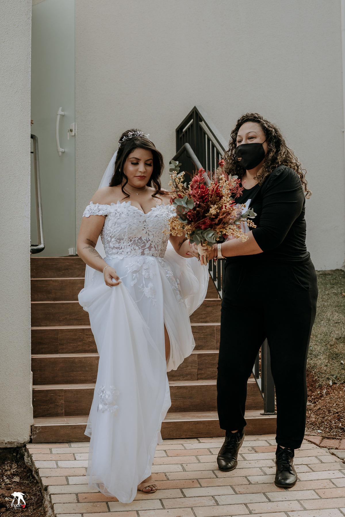 noiva a caminho da cerimônia 