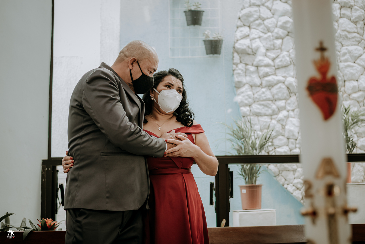 emoção da mãe do noivo 