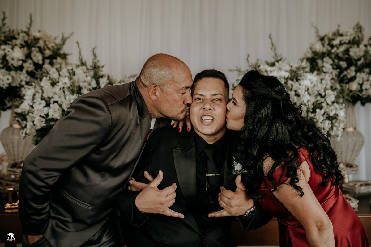 beijo dos pais do noivo 