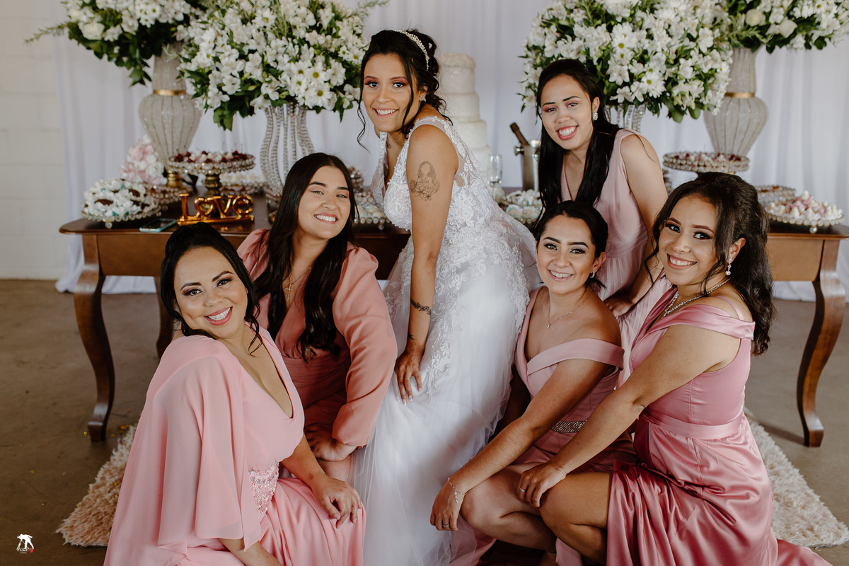 noiva com madrinhas 