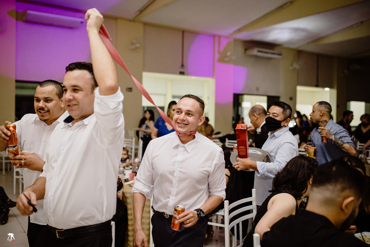 corte da gravata no casamento 