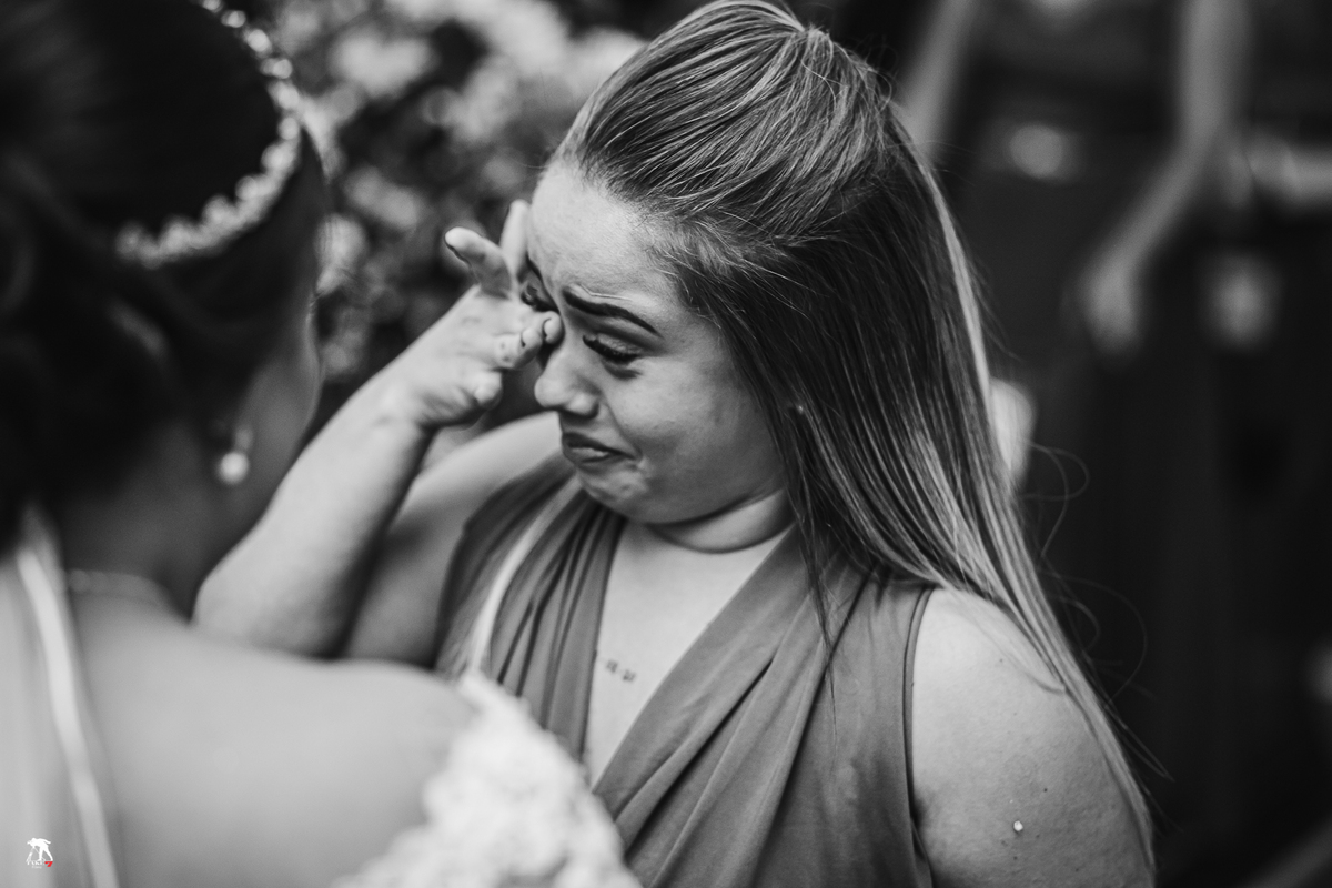 emoção de madrinha com a noiva 