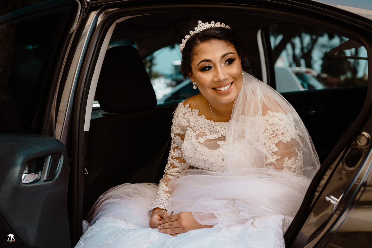 noiva no carro 