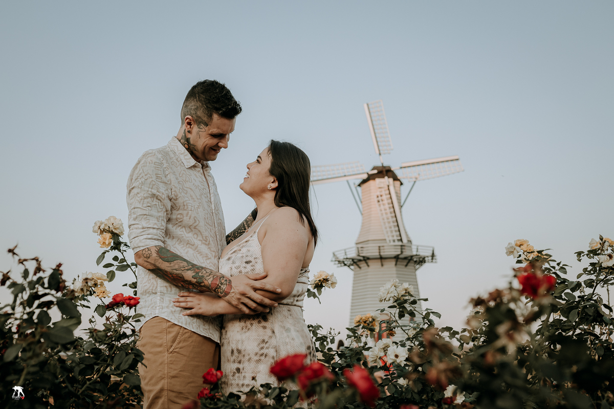 noivos no moinho em holambra 