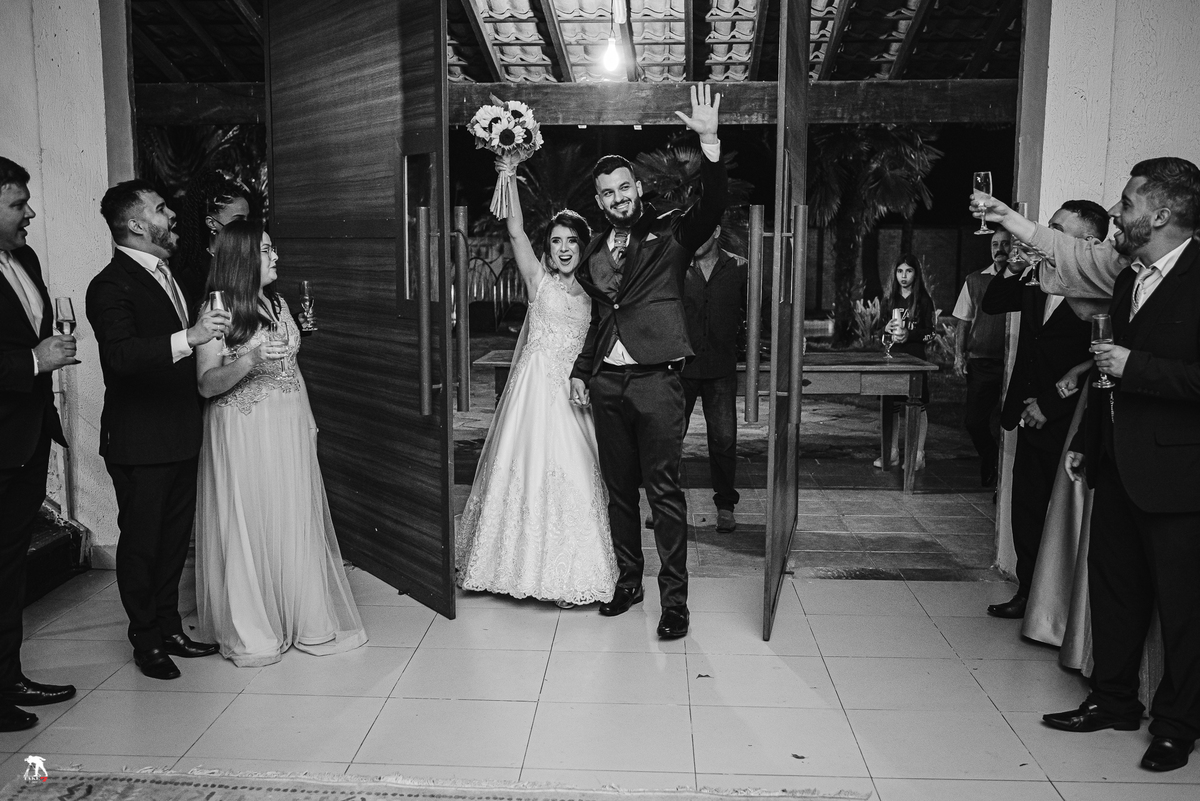 Entrada dos noivos na festa 