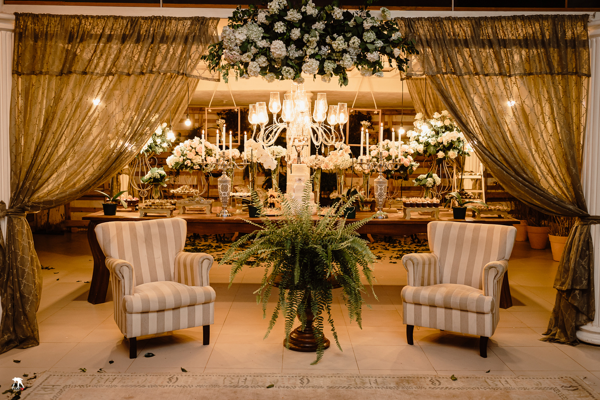 Mesa do bolo do casamento