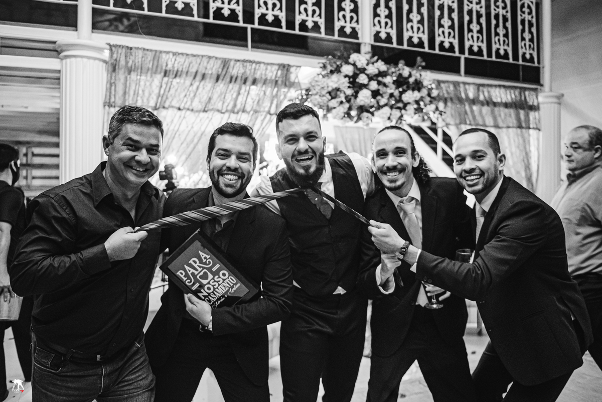 Corte da gravata no casamento