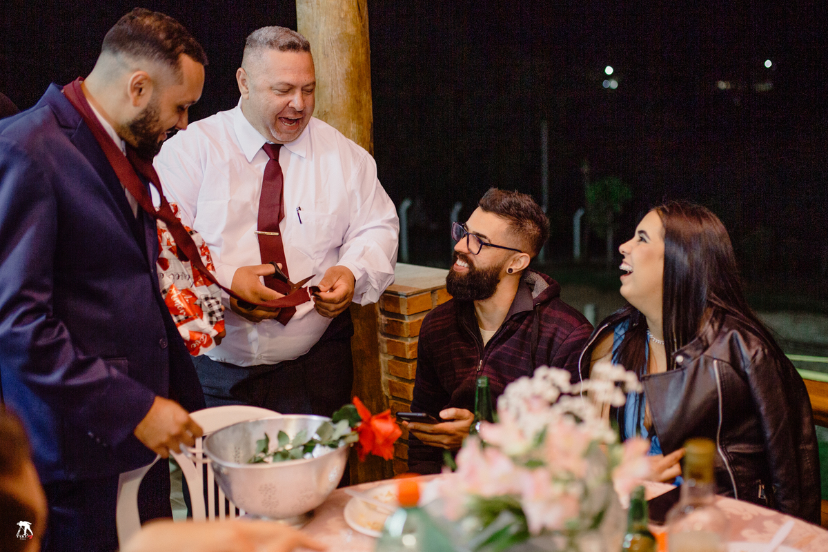Corte da gravata no casamento