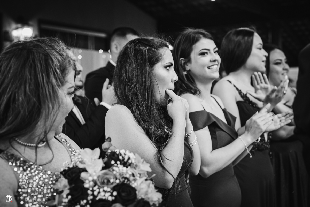 Madrinhas felizes no casamento