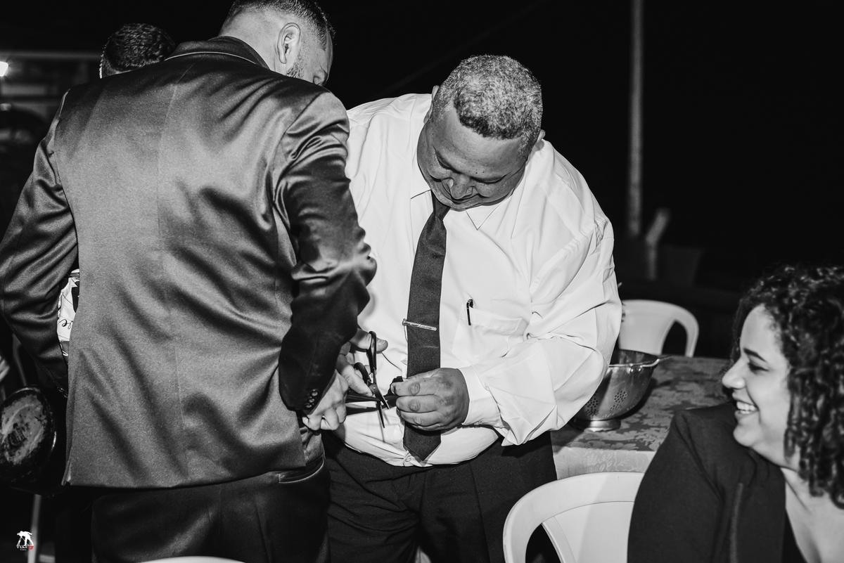 Corte da gravata no casamento