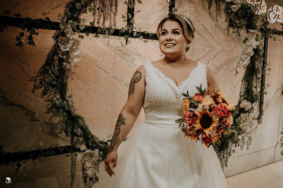 noiva no balaço de flores