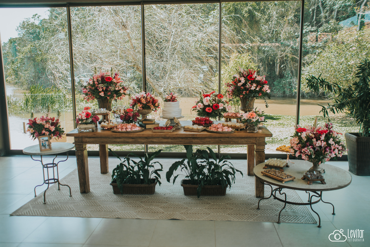 Mesa do bolo de Casamento Recanto do Bosque Guaratinguetá SP
