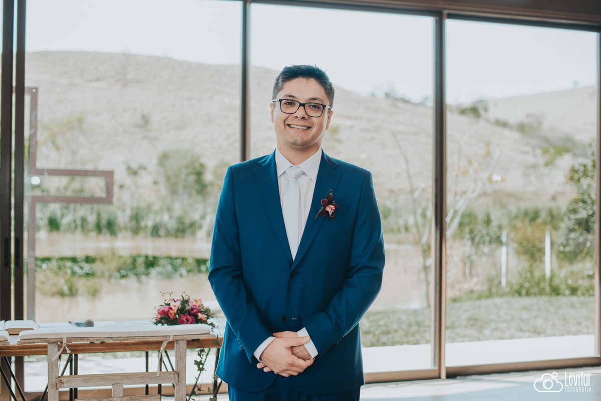 noivo a espera da noiva no altar Casamento Recanto do Bosque Guaratinguetá SP