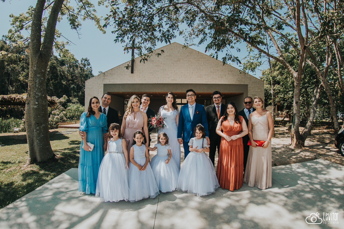Foto com os padrinhos Casamento Recanto do Bosque Guaratinguetá SP