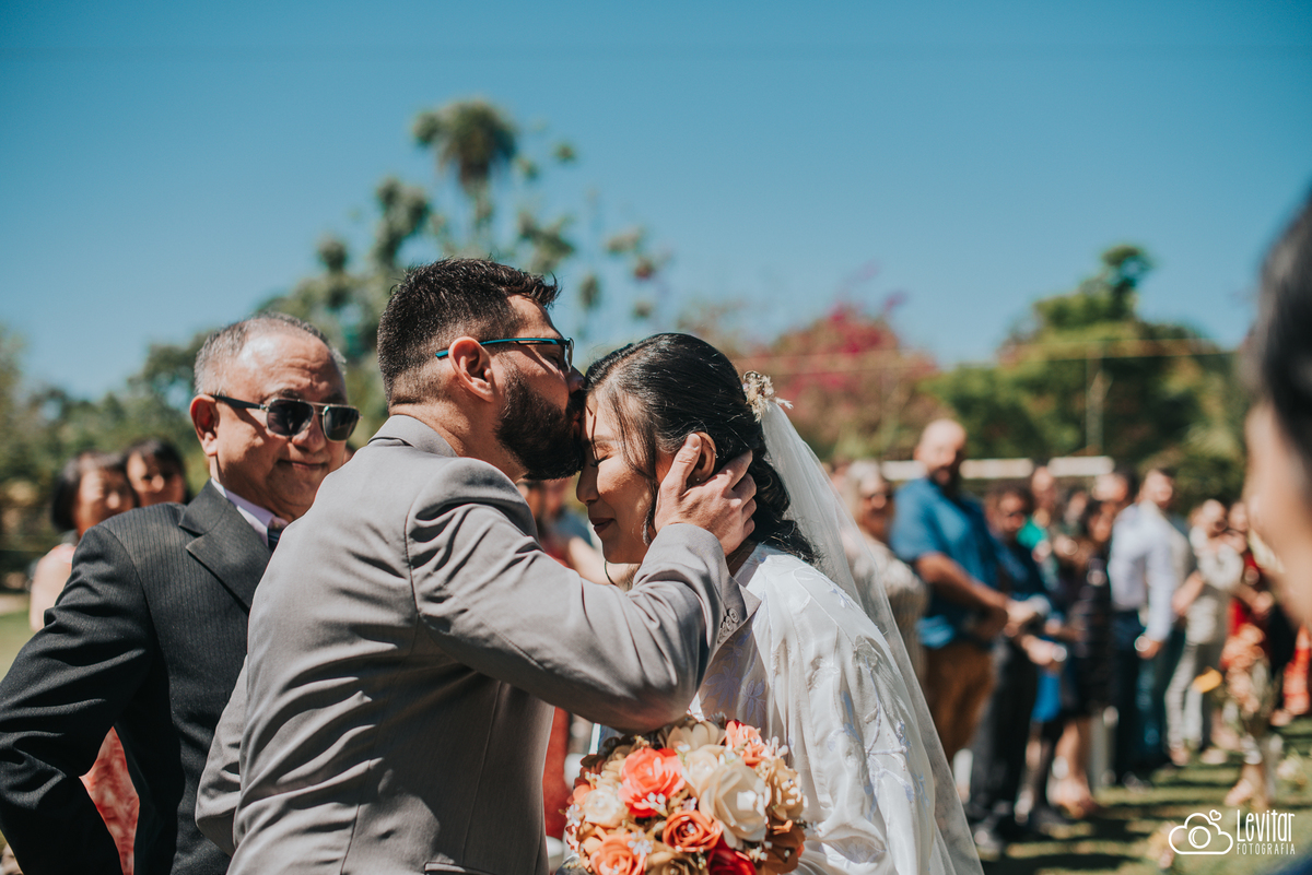 fotografia de casamento ao livre em são josé dos campos