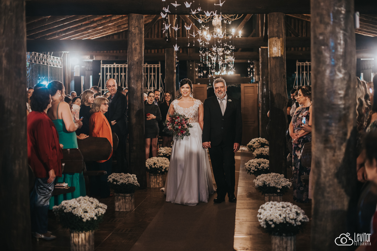 pai e noiva entrada Casamento no Recanto Vip