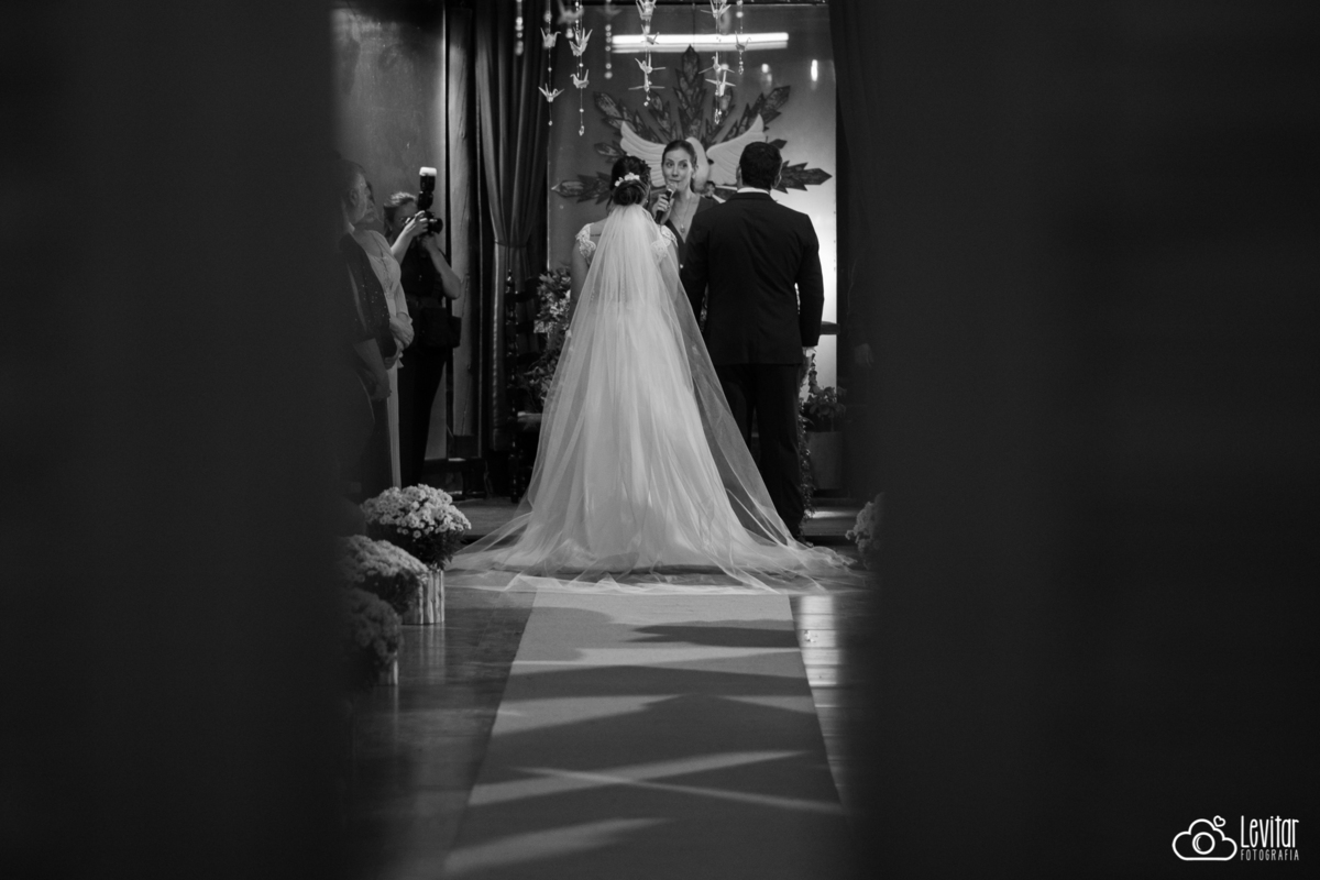 noivos durante a cerimonia Casamento no Recanto Vip