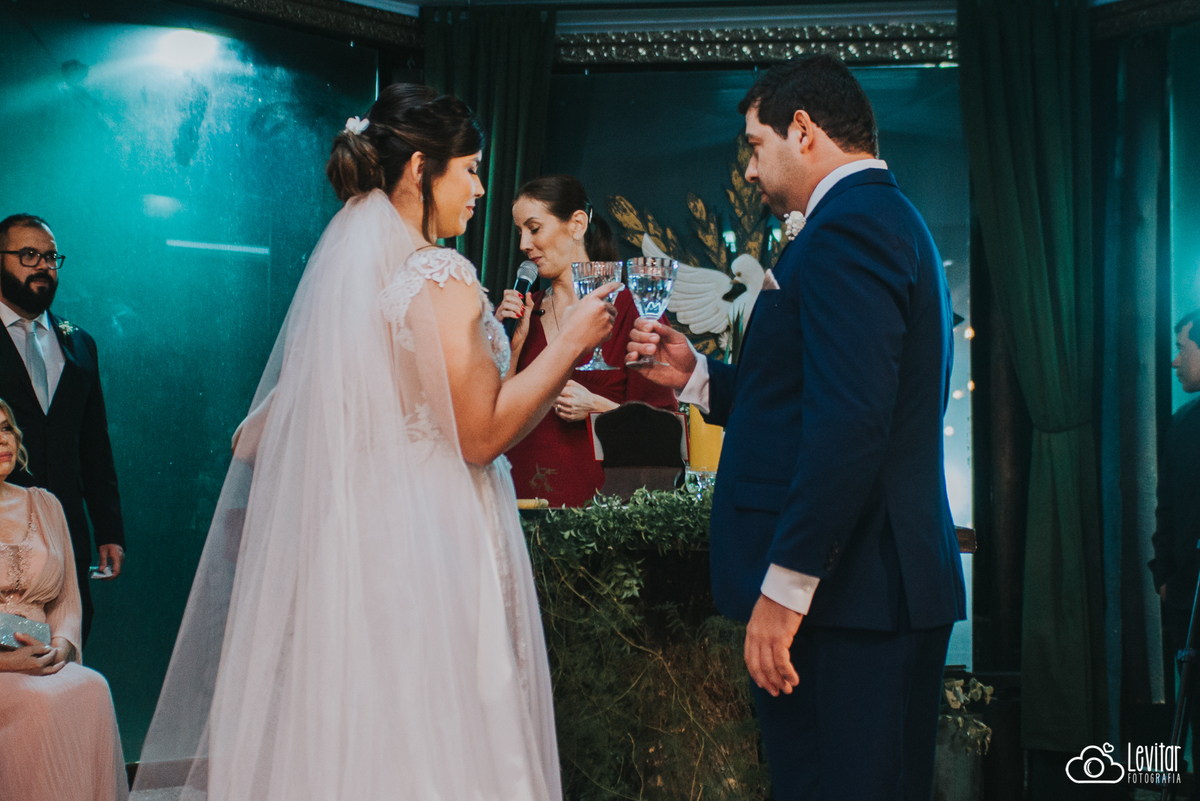 brinde dos noivos Casamento no Recanto Vip