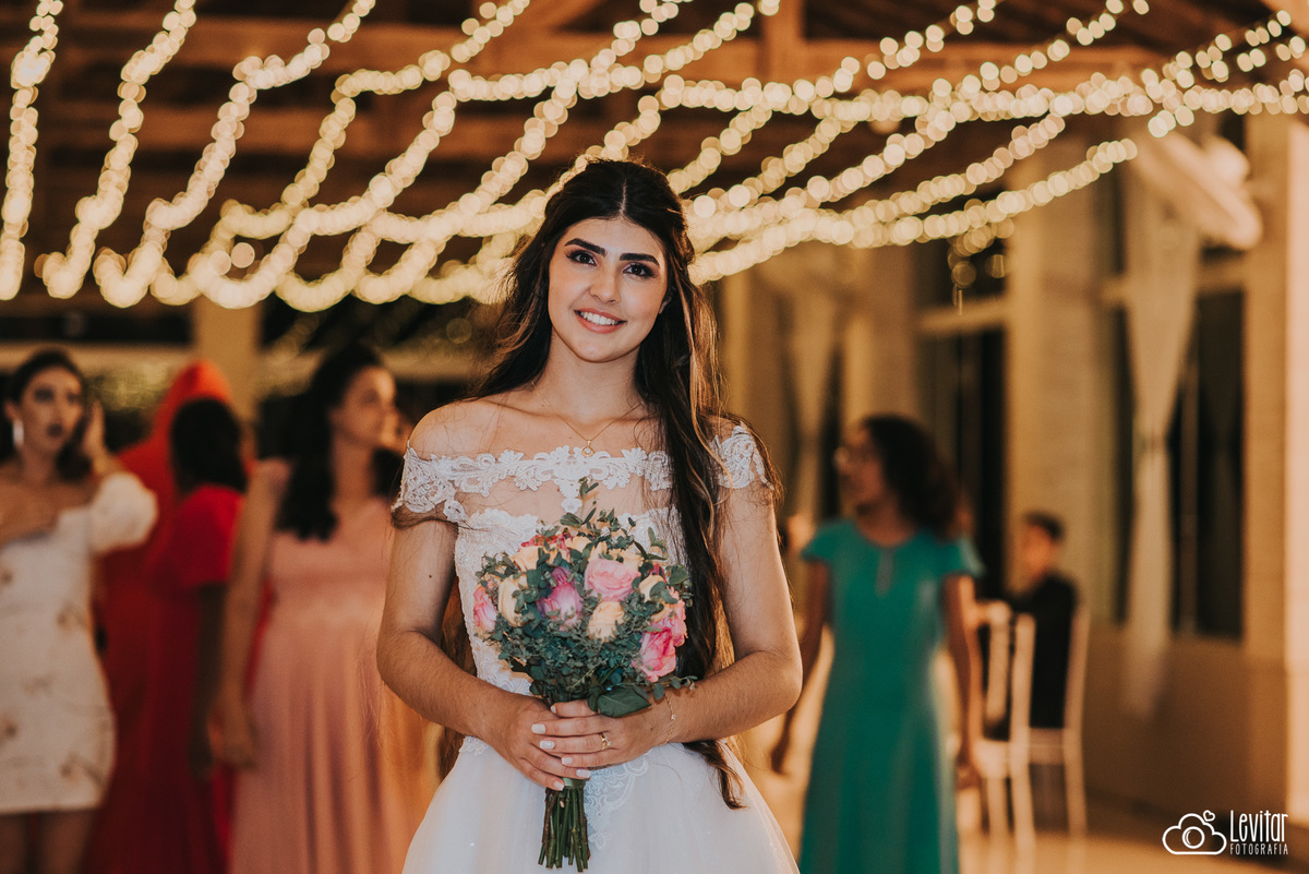noiva e seu buquÊ