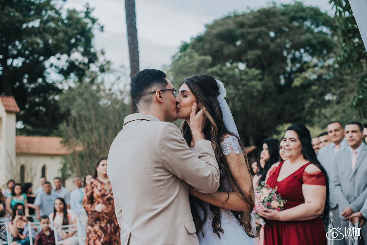 beijo dos noivos