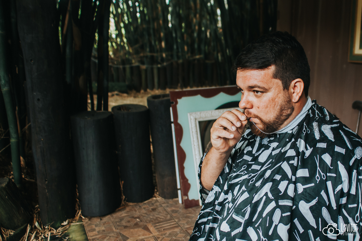 Noivo se arrumando no recanto vip