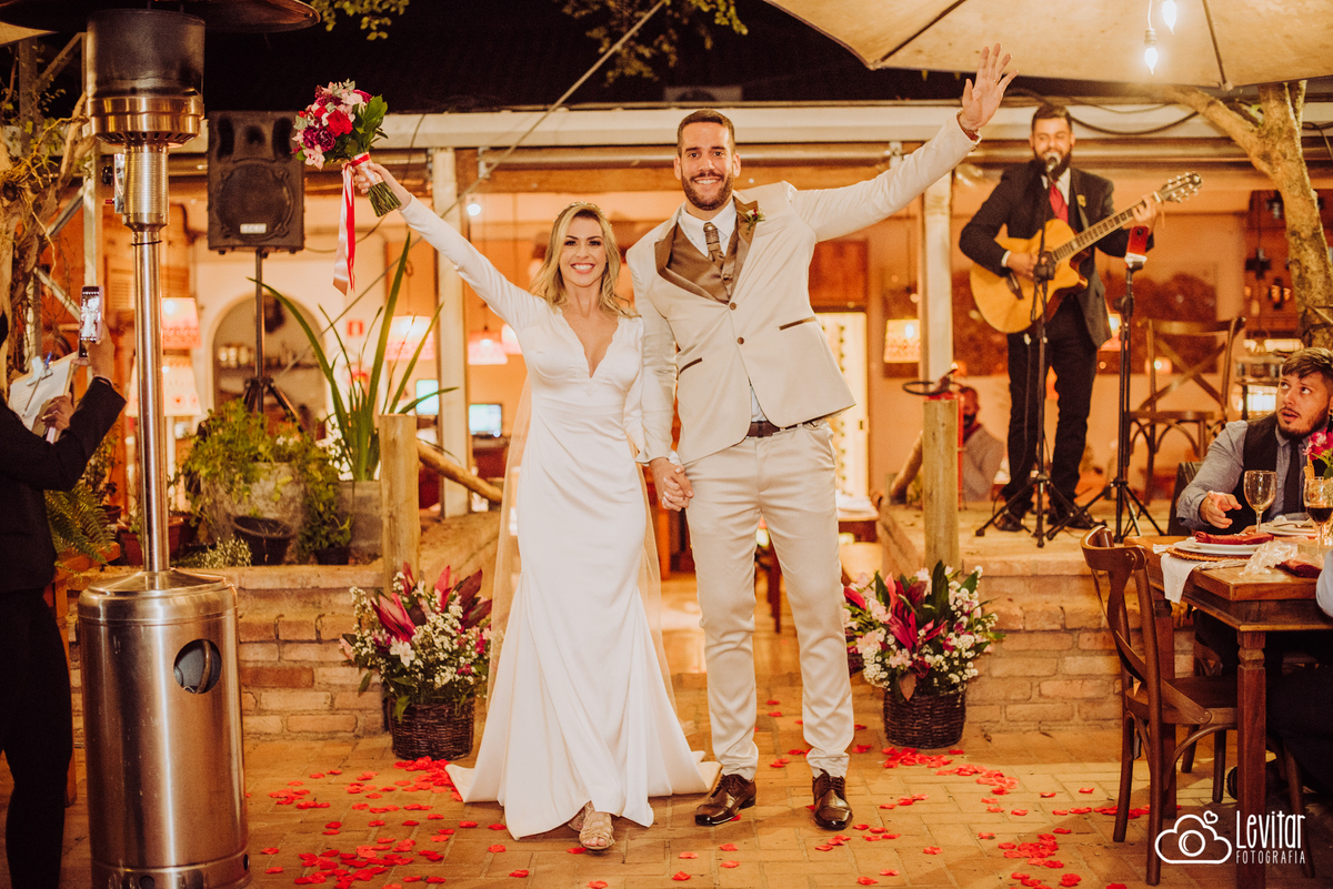 Casamento | na Luciana Valladão Restaurante | Guaratinguetá |Paula e Luan