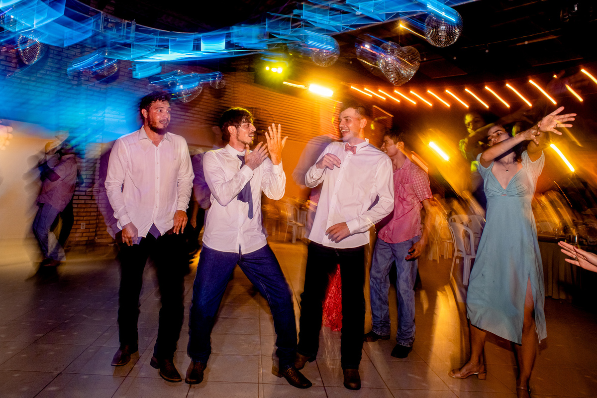 casamento-mahara-sinop-mt-fotografo-em-sinop-sinop-mt-aleson-fotografo-estudio-roca-vitrine-noivas-thais-leite-vestidos-mahara-eventos-1