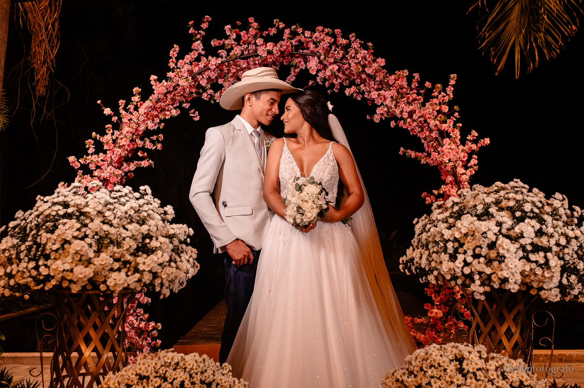 Casamento-na-Chácara-Cerradu's- Sinop-MT-aleson-fotografo-fotografo-em-sinop-casamentos-fotografiade-casal-noivas-vestidos-de-noivas-