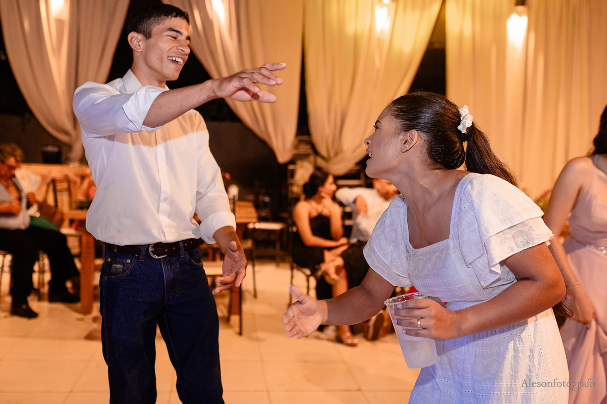 Casamento-na-Chácara-Cerradu's- Sinop-MT-aleson-fotografo-fotografo-em-sinop-casamentos-fotografiade-casal-noivas-vestidos-de-noivas-