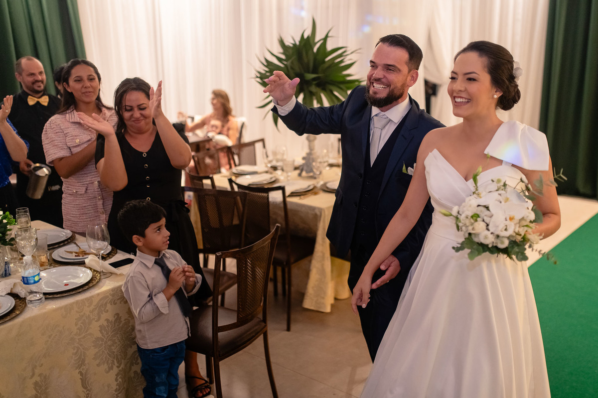 Fotografo-em-lucas-do-rio-verde-melhor-fotografo-em-lucas-fotografo-de-casamento-em-luvas-do-rio-verde-noivos-lucas-pre-weddingCasamento de Hillary e João Pedro-sued-noivas-kelly-grisa-