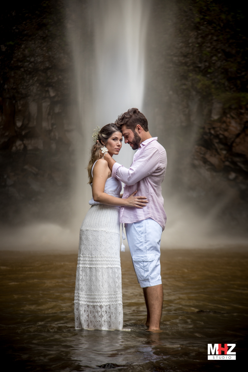 pre wedding na cachoeira do saltão e morro do fogão