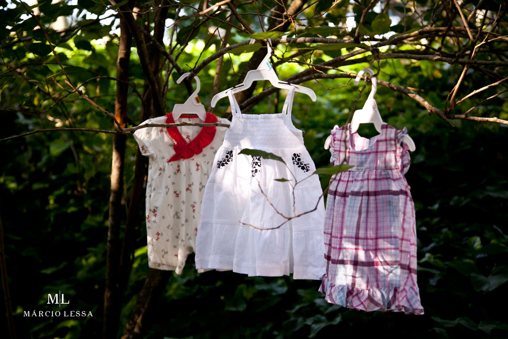As roupinhas de bebê no Ensaio de Gestante por Márcio Lessa | Fotografia