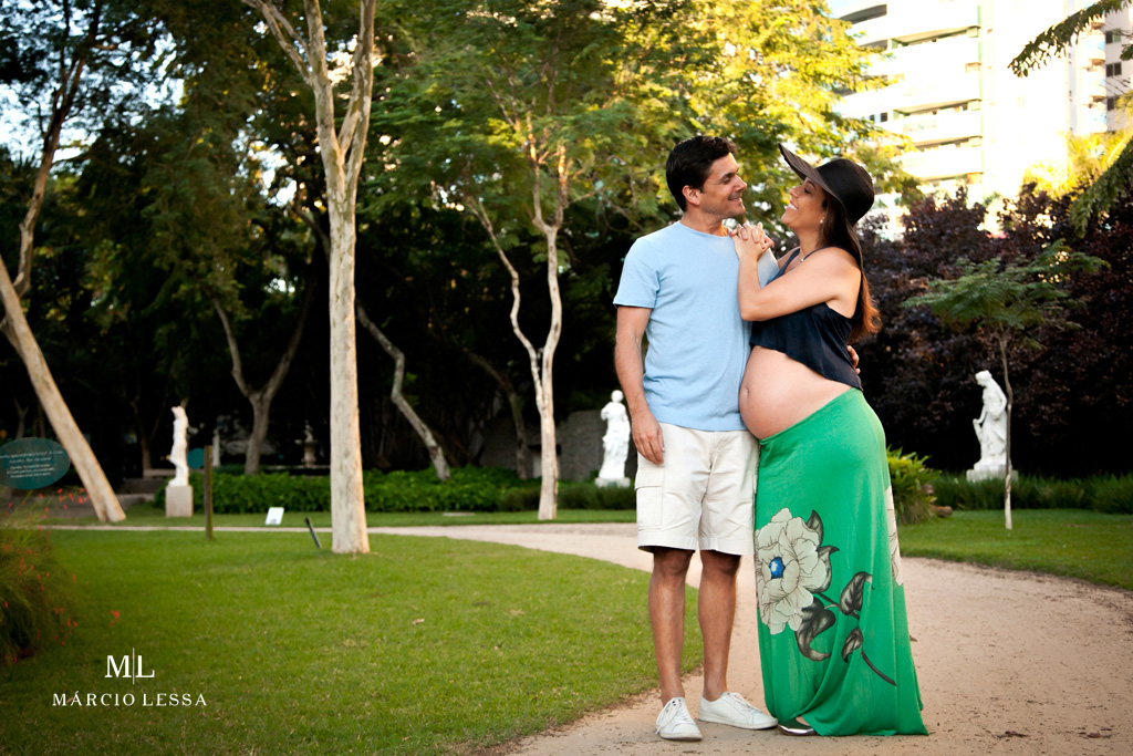 Casal estiloso no Ensaio de Gestante por Márcio Lessa | Fotografia