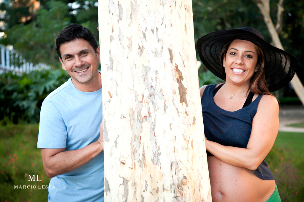 O casal e a natureza no Ensaio de Gestante por Márcio Lessa | Fotografia