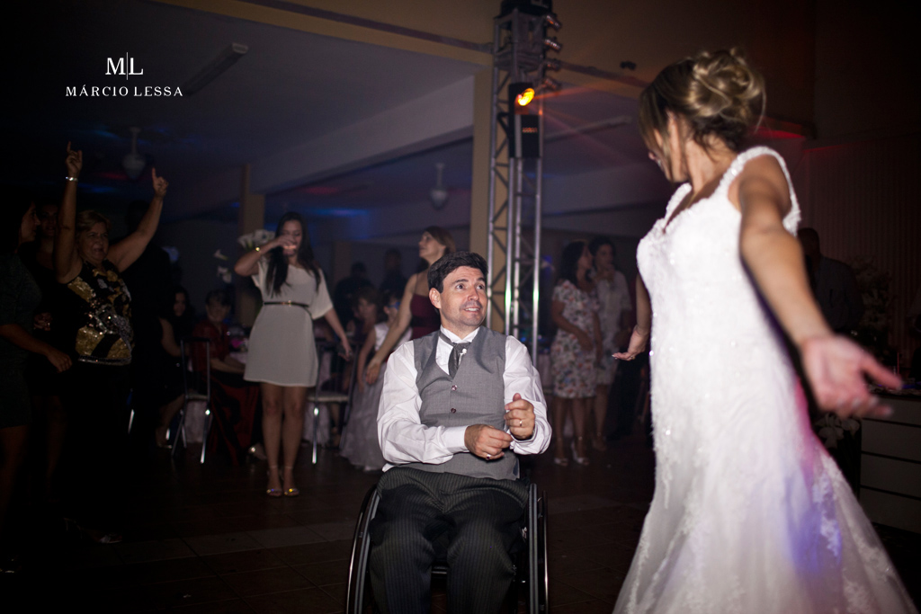 Os noivos na balada! Casamento na Lofty Kingdom Eventos, Rio de Janeiro, RJ, por Márcio Lessa | Fotografia