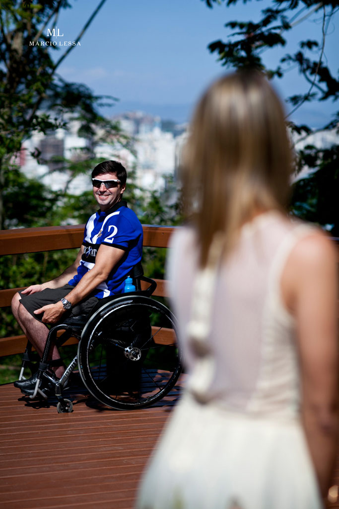 Atleta Paralímpico no Pre-Wedding no Parque Penhasco Dois Irmãos, Leblon, Rio de Janeiro, RJ, por Márcio Lessa | Fotografia