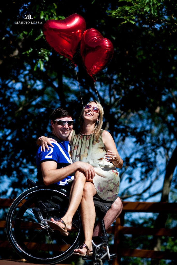 A descontração dos noivos no Pre-Wedding no Parque Penhasco Dois Irmãos, Leblon, Rio de Janeiro, RJ, por Márcio Lessa | Fotografia