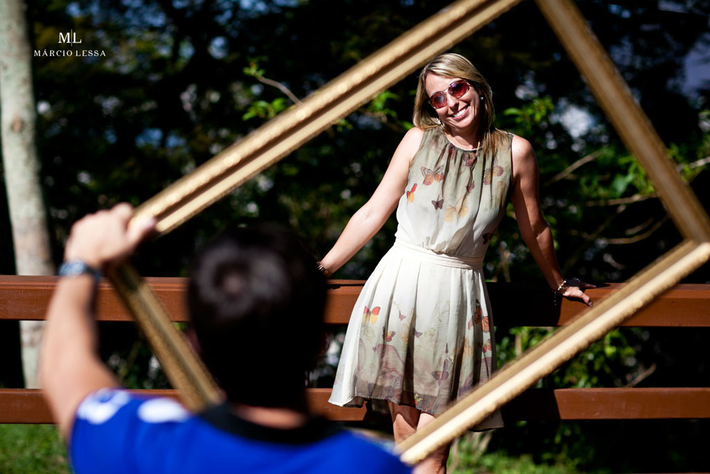 O noivo e sua mais bela pintura | Pre-Wedding no Parque Penhasco Dois Irmãos, Leblon, Rio de Janeiro, RJ, por Márcio Lessa | Fotografia