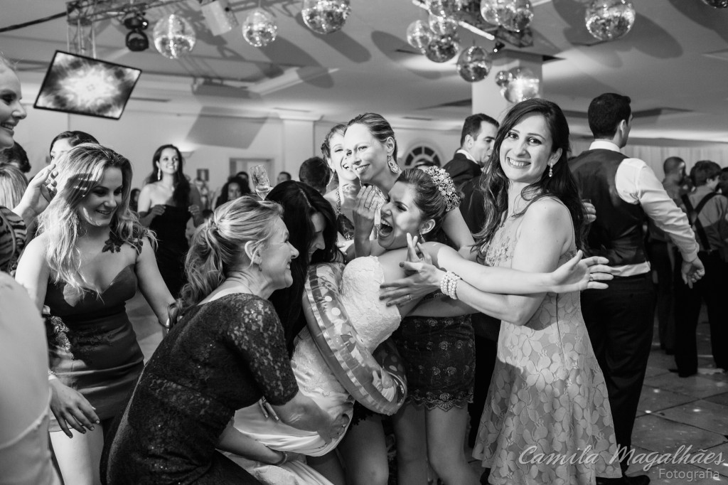 festa super divertida casamento Camila Magalhães Fotografia