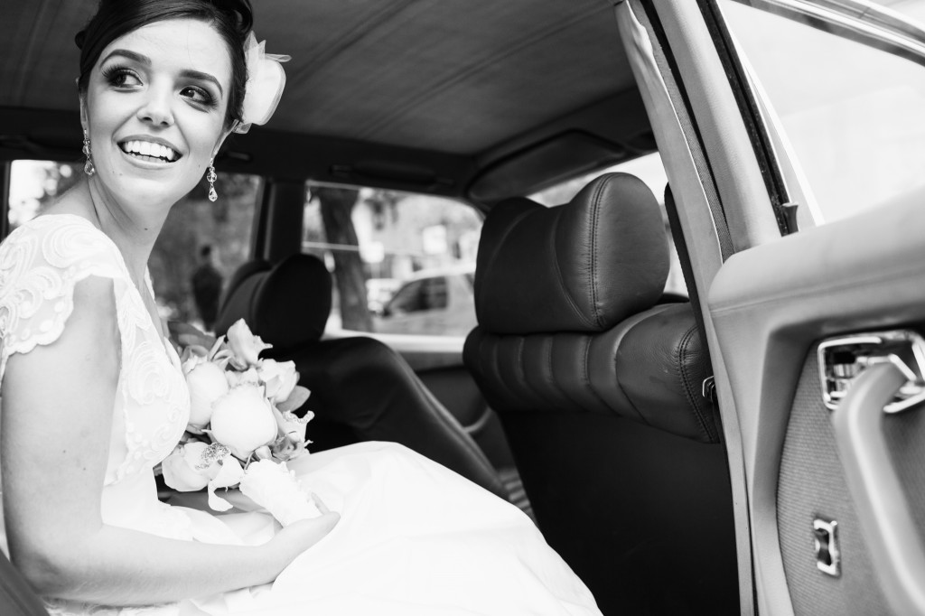 noiva no carro casamento