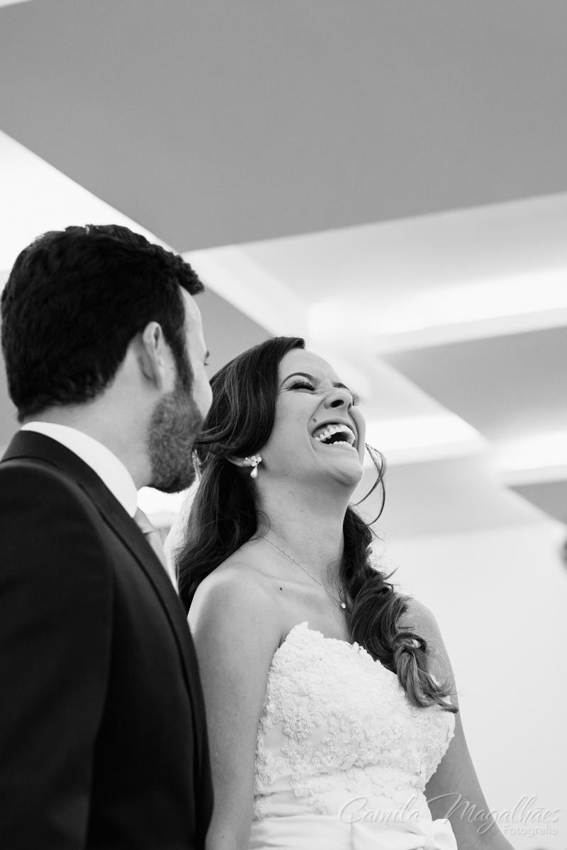 Noiva feliz Camila Magalhães Fotografia
