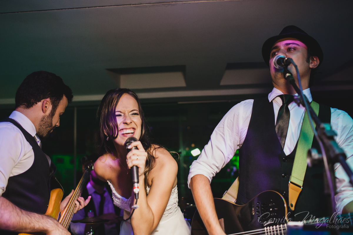 noiva cantando em casamento BH