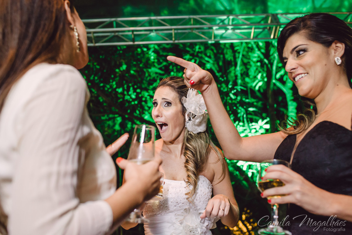 noiva aproveita a festa
