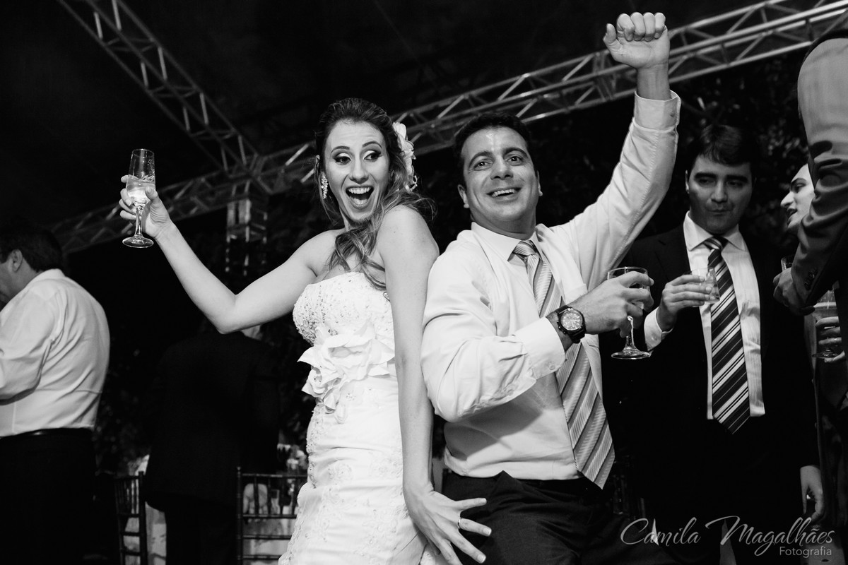 noiva se diverte
