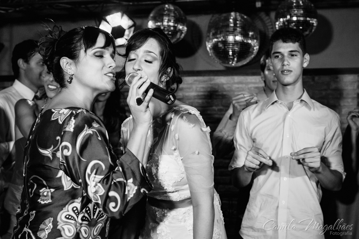 noiva cantando