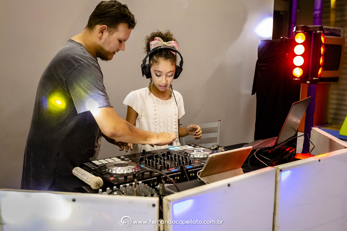 Festa de aniversário infantil da Nathalie Ferraz, a Tetê do Zoo da Zu, no Buffet Play Mini Golf, em São José dos Campos. Fornecedores: Decoração Nina Gutti, Casa de Festas, Yupie Filmes, Art em Scrap, Paulo Mágico, Turma do Tio Chico.