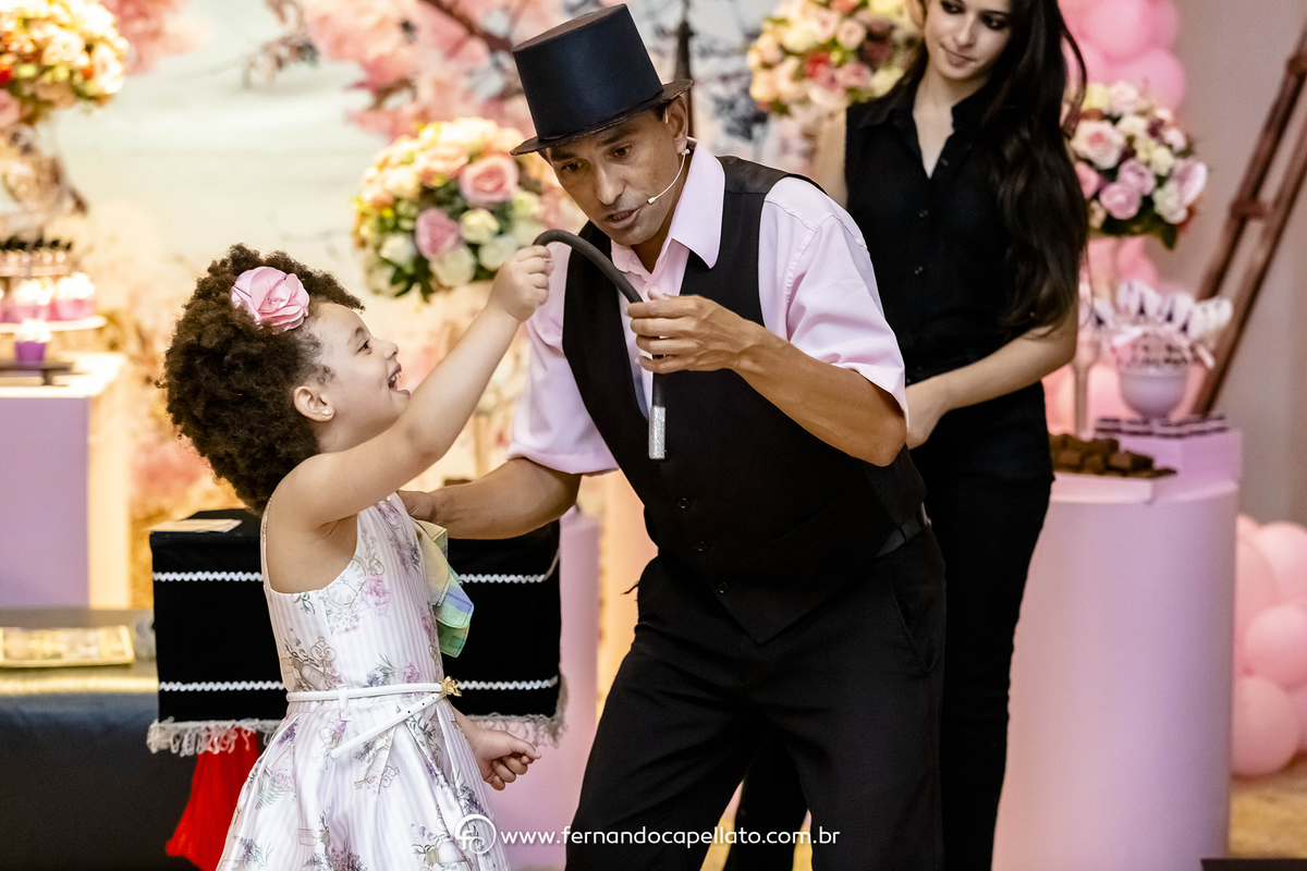 Festa de aniversário infantil da Nathalie Ferraz, a Tetê do Zoo da Zu, no Buffet Play Mini Golf, em São José dos Campos. Fornecedores: Decoração Nina Gutti, Casa de Festas, Yupie Filmes, Art em Scrap, Paulo Mágico, Turma do Tio Chico.